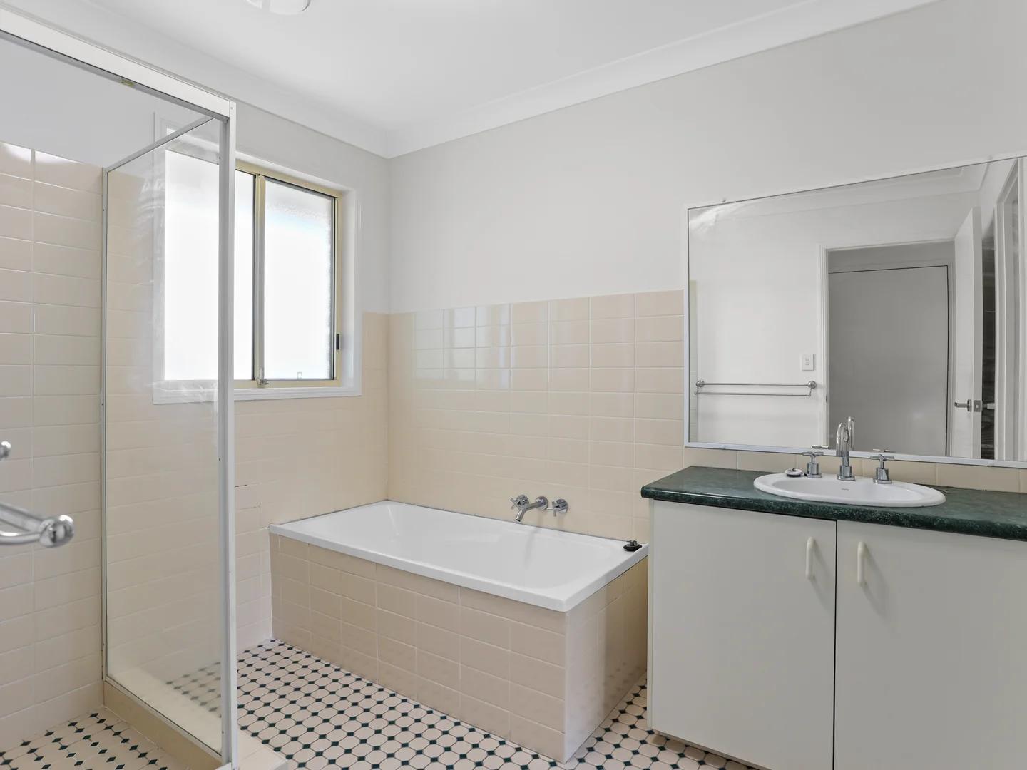 Additional image 7 of 3/482 Pine Ridge Road, Coombabah QLD 4216