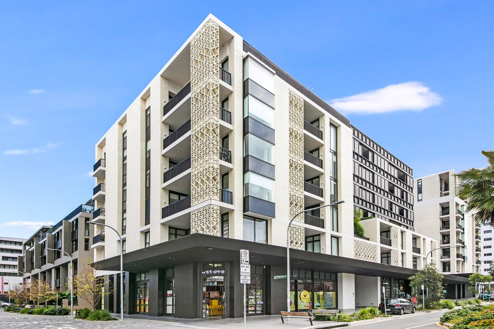 3708/5 Gadigal Avenue, Waterloo NSW 2017