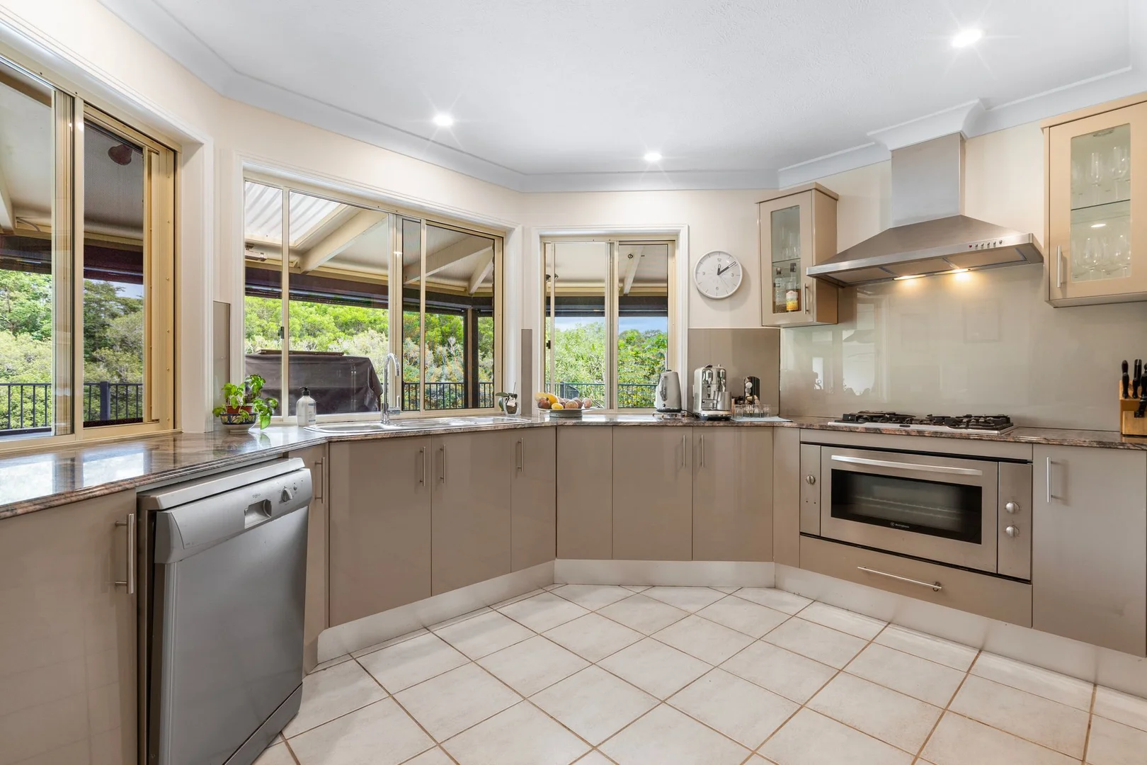Additional image 3 of 242 Nineteenth Avenue, Elanora QLD 4221