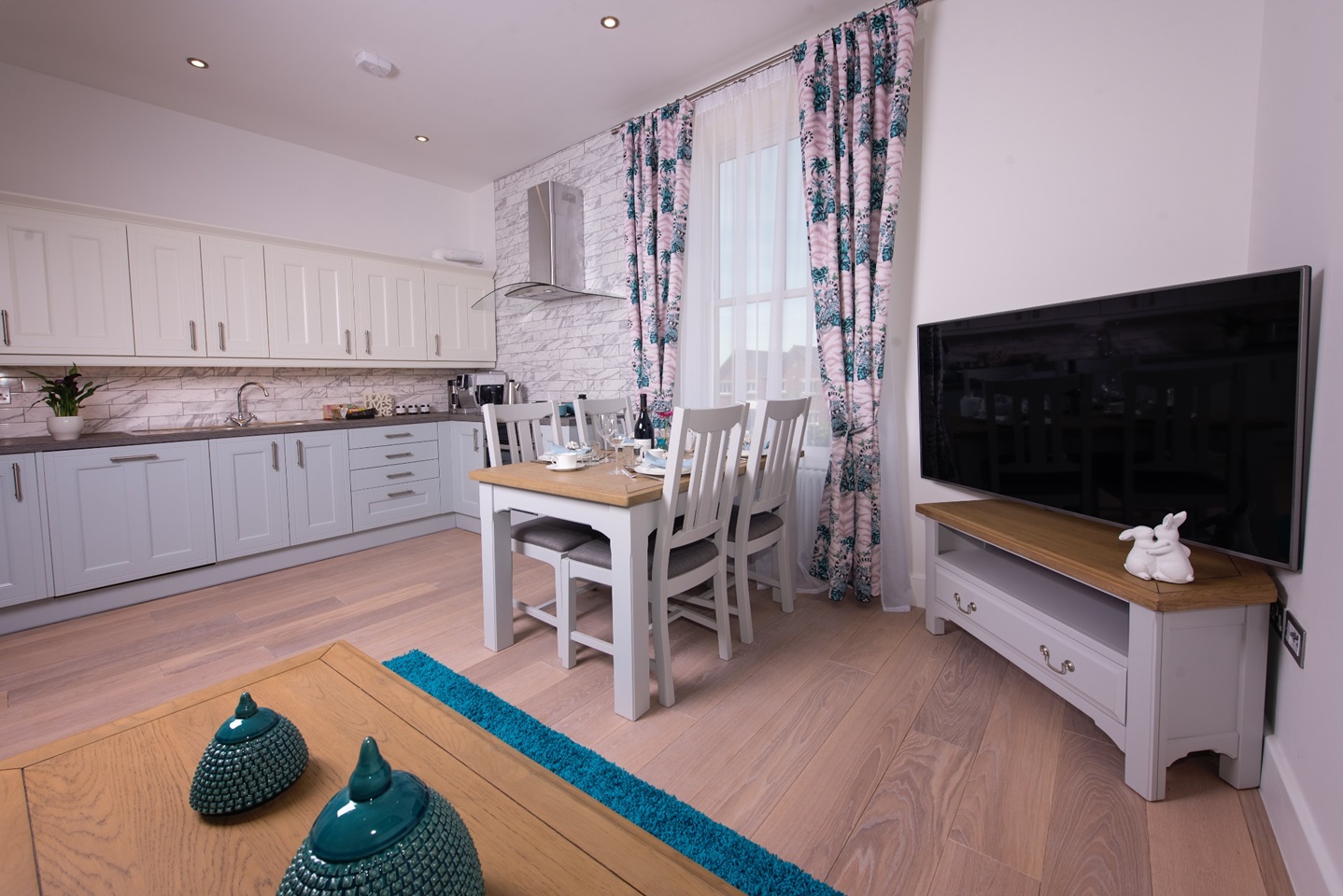 3 Bed Flat, Beechwood House, OX3, N1 7GU