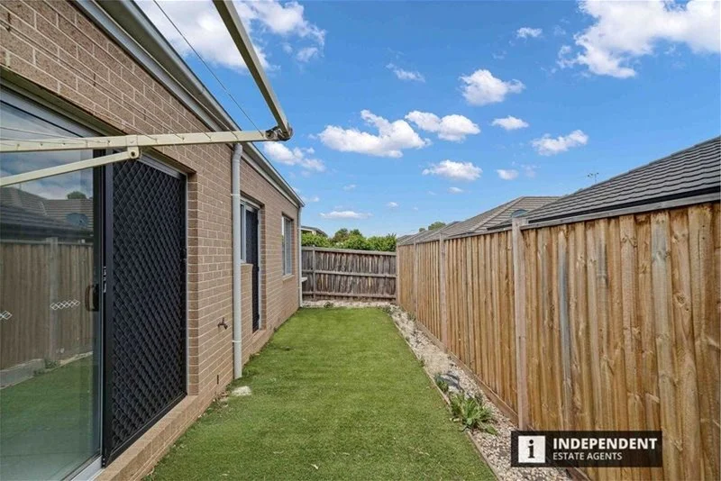 Additional image 8 of 2 Citreus Circuit, Brookfield VIC 3338