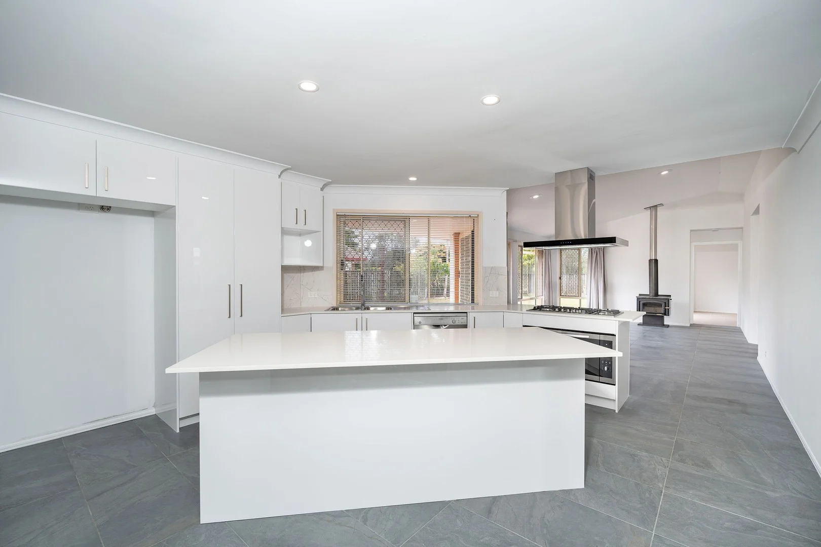 25 Port Jackson Drive, Clear Island Waters QLD 4226