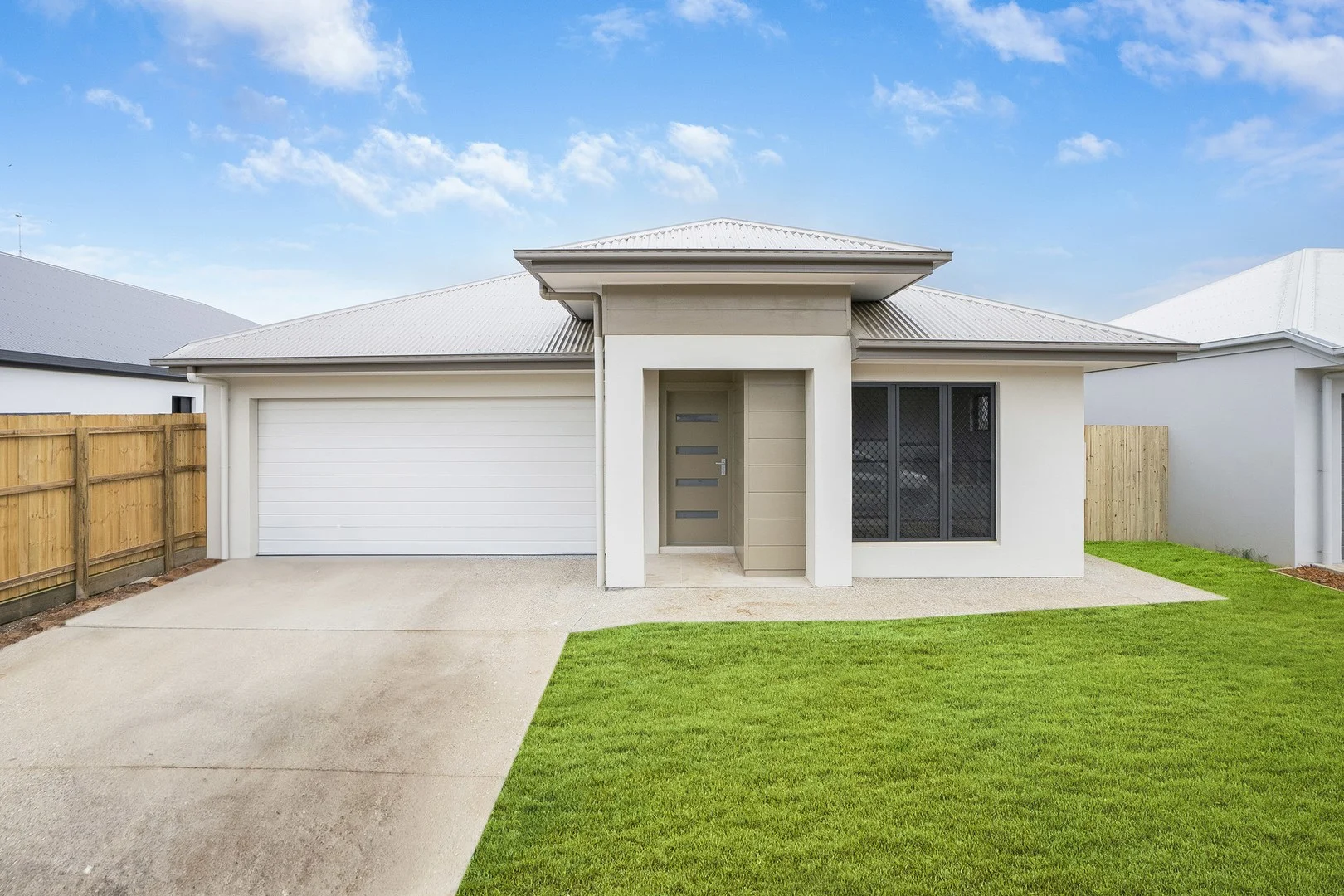 27 Rockingham Parade, Smithfield QLD 4878