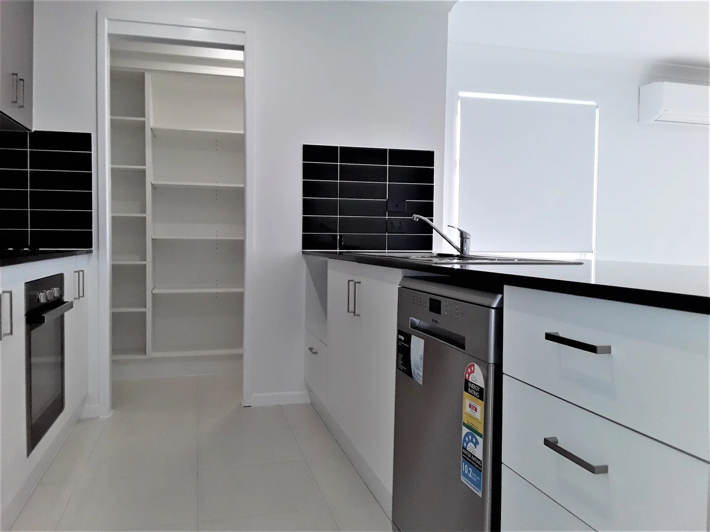 19 Islay Street, Spring Mountain QLD 4300 photo 2