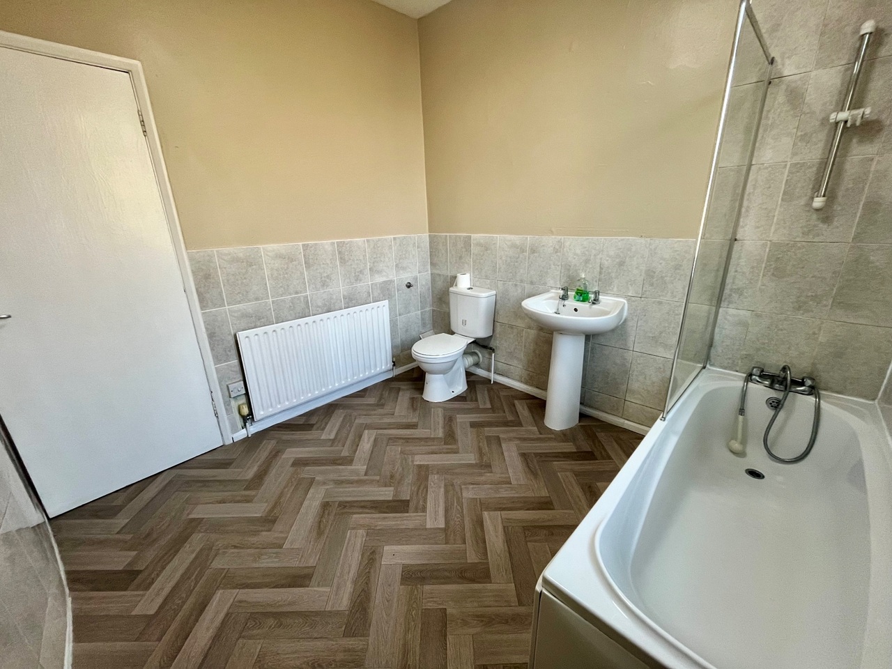 3 Bed Flat, Holberry Gardens, S10, N1 7GU photo 3