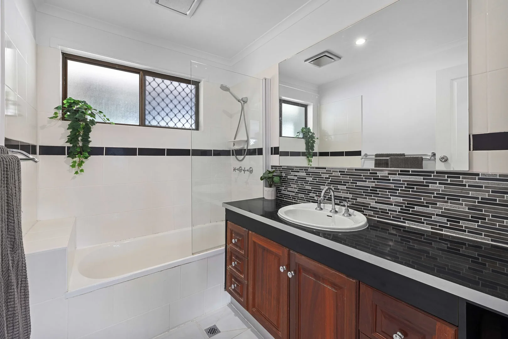 Additional image 8 of 16 Wren Street, Birkdale QLD 4159
