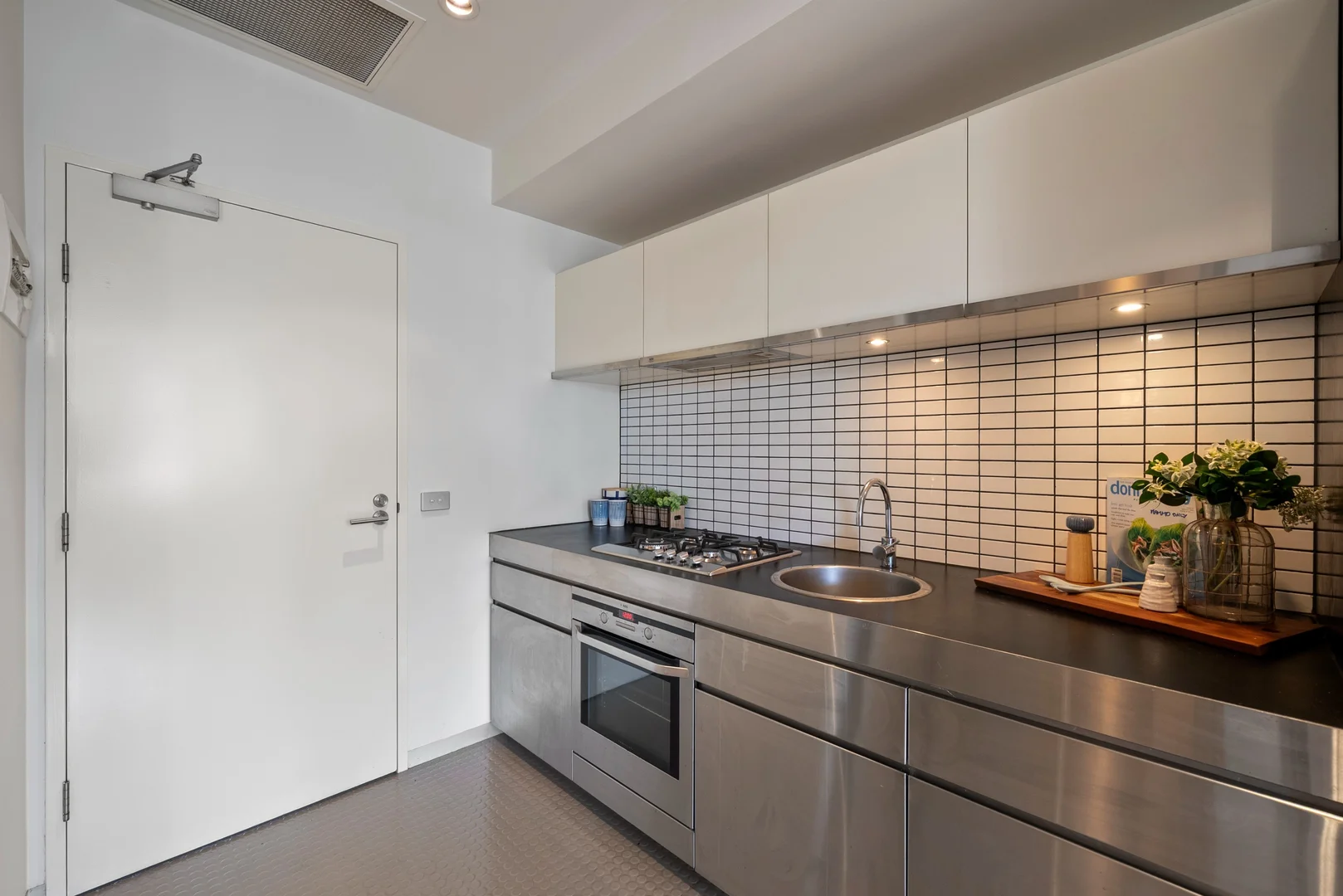 Additional image 4 of 207/9 Commercial Road, Melbourne VIC 3004