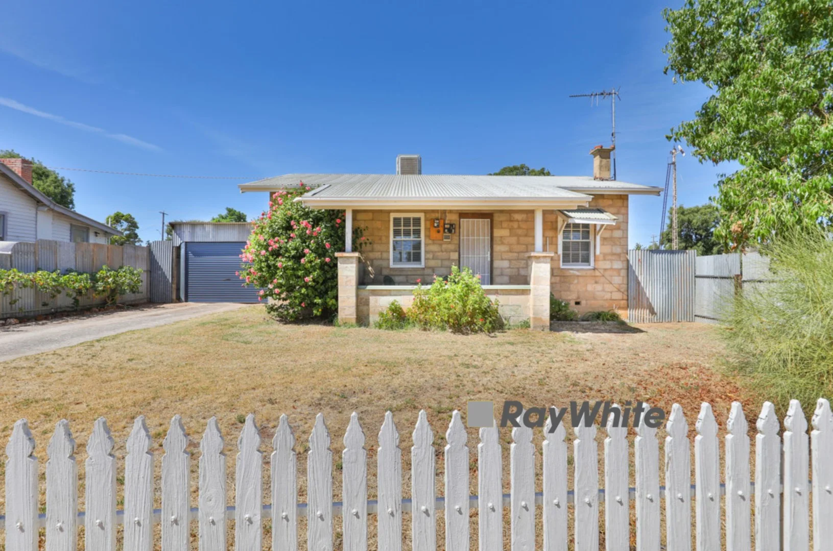 22 Railway Terrace, Ouyen VIC 3490