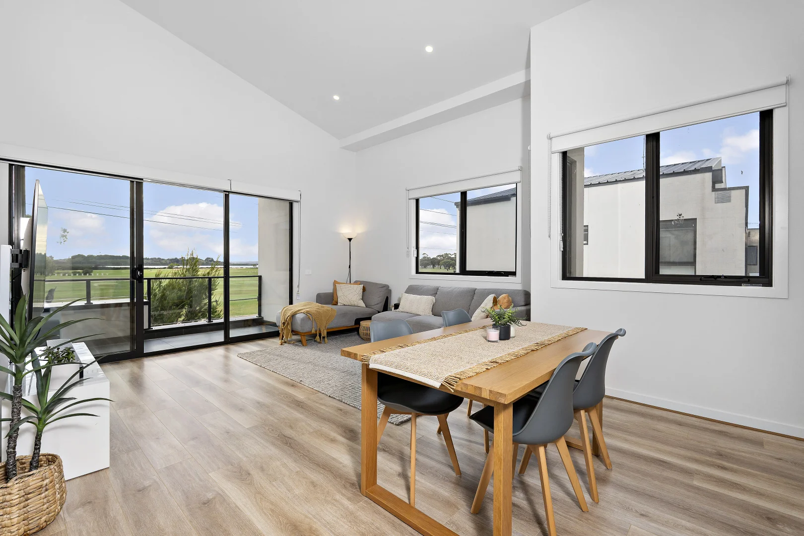 Additional image 2 of 99B Marine Parade, Hastings VIC 3915