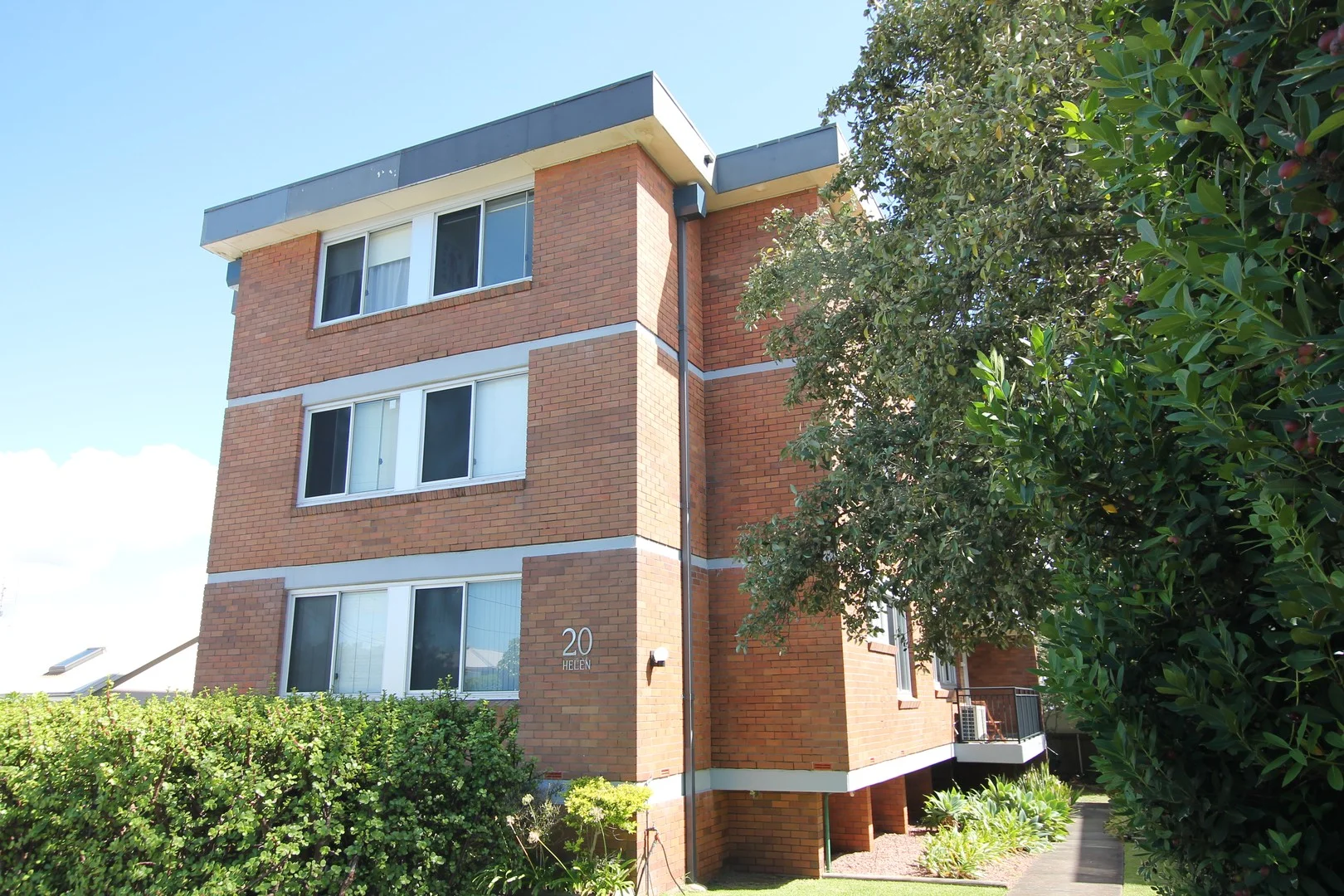 2/20 Helen Street, Merewether NSW 2291