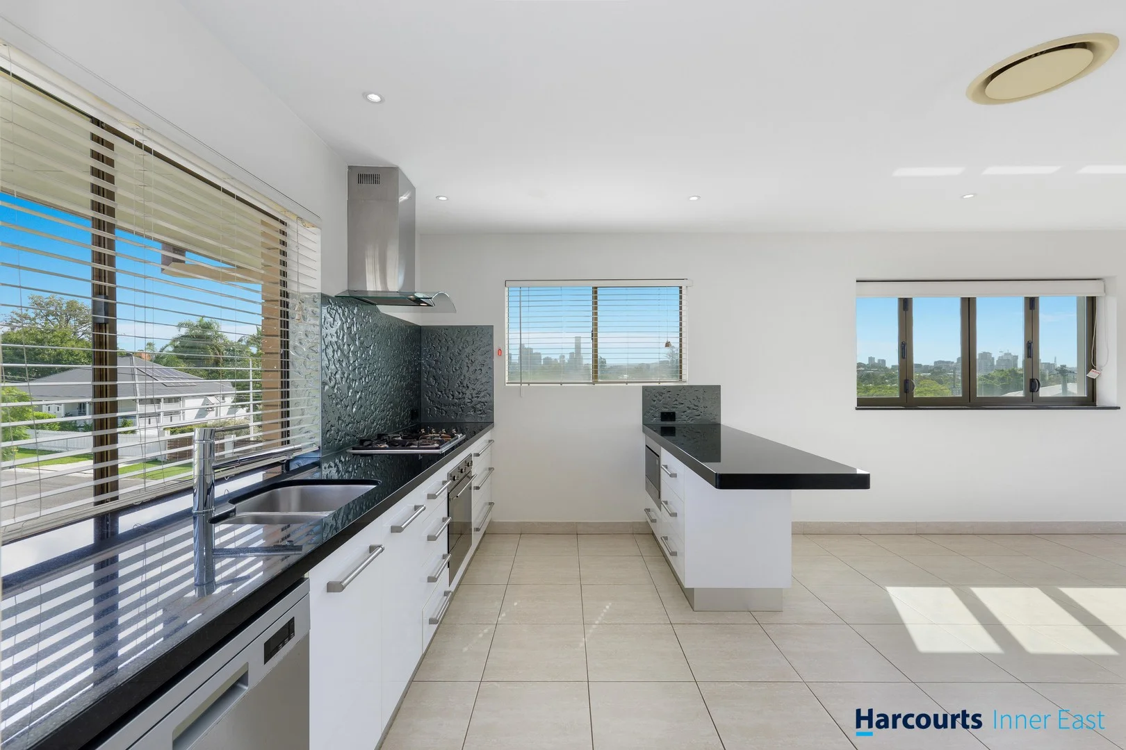 1/105 Philip Street, Hawthorne QLD 4171