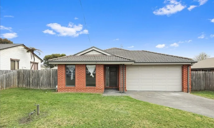 10 Parer Avenue, Moe VIC 3825