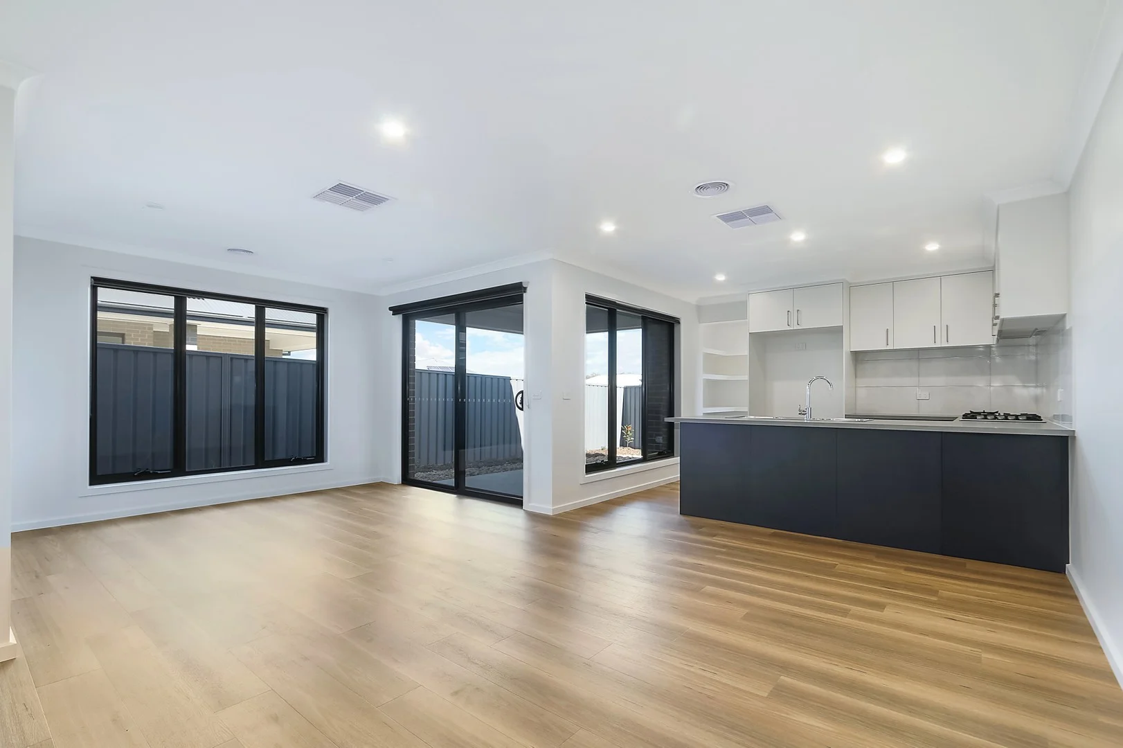 128 Millford Cres, Thurgoona NSW 2640