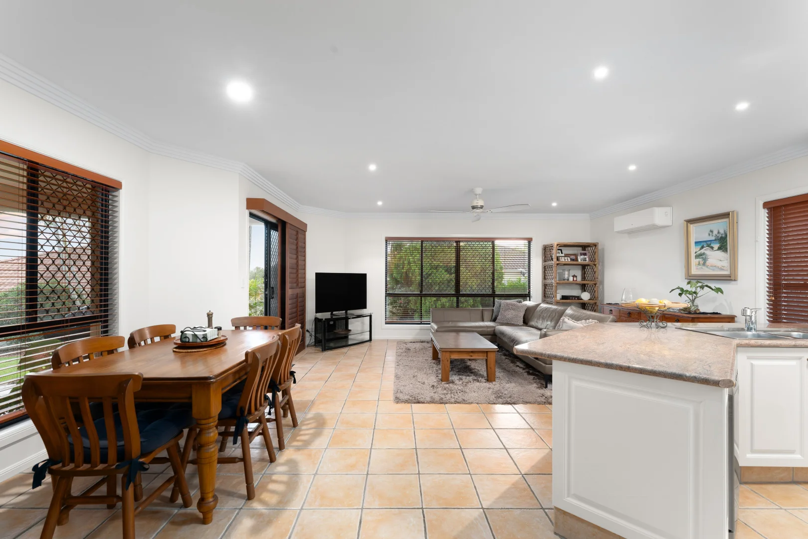 Additional image 5 of 30 Nottinghill Gate Drive, Arundel QLD 4214