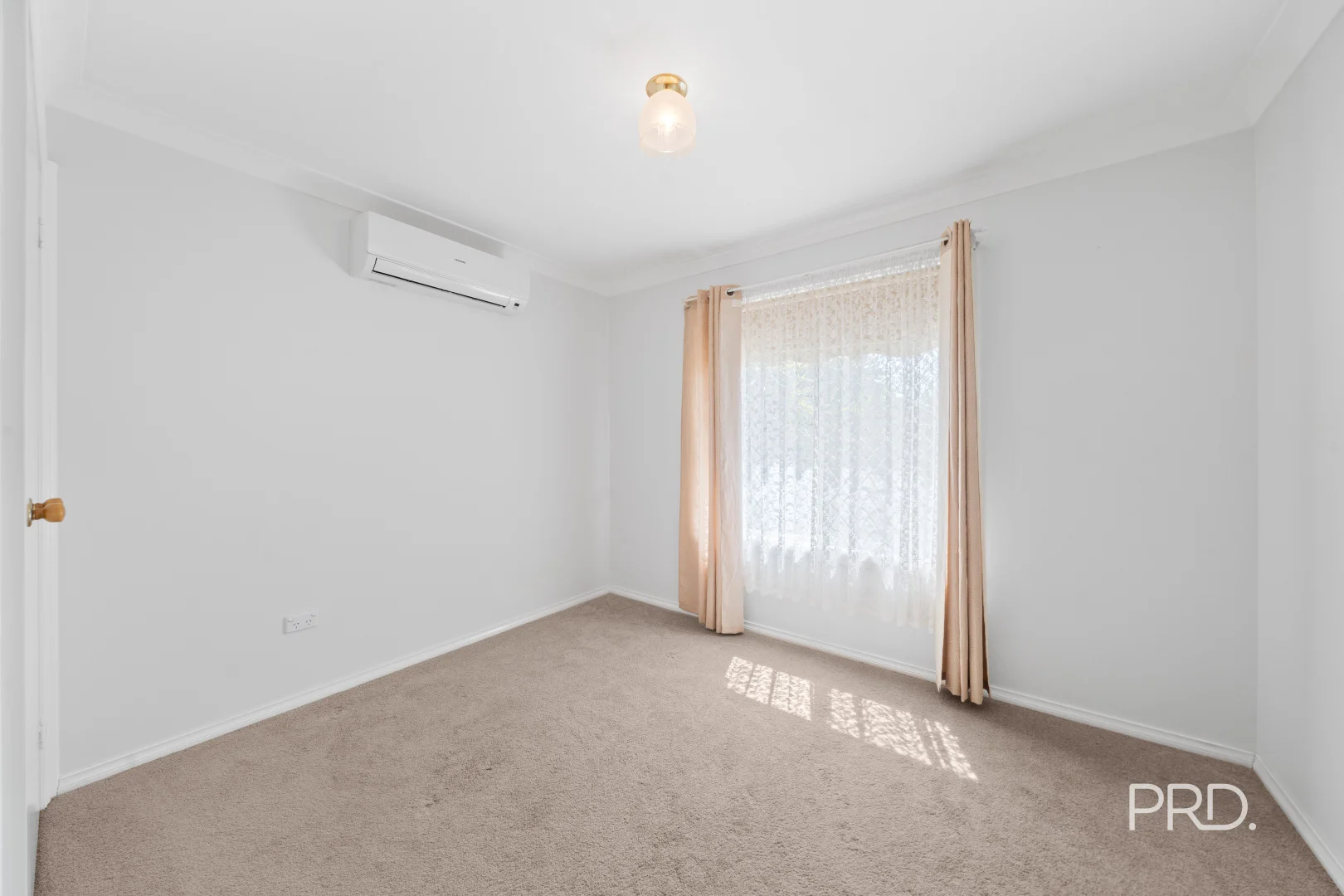 Additional image 6 of 2 Kobi Pl, Glenfield Park NSW 2650