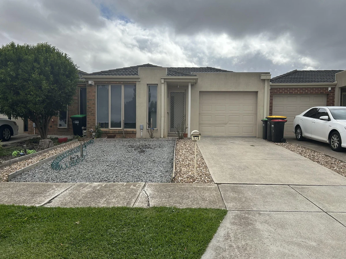 1/3 Lorraine Court, Hillside VIC 3037