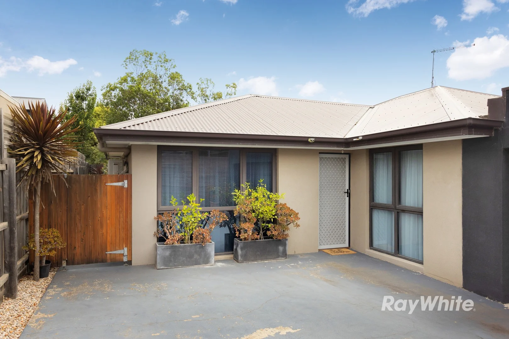 2/99 Marlborough Street, Bentleigh East VIC 3165