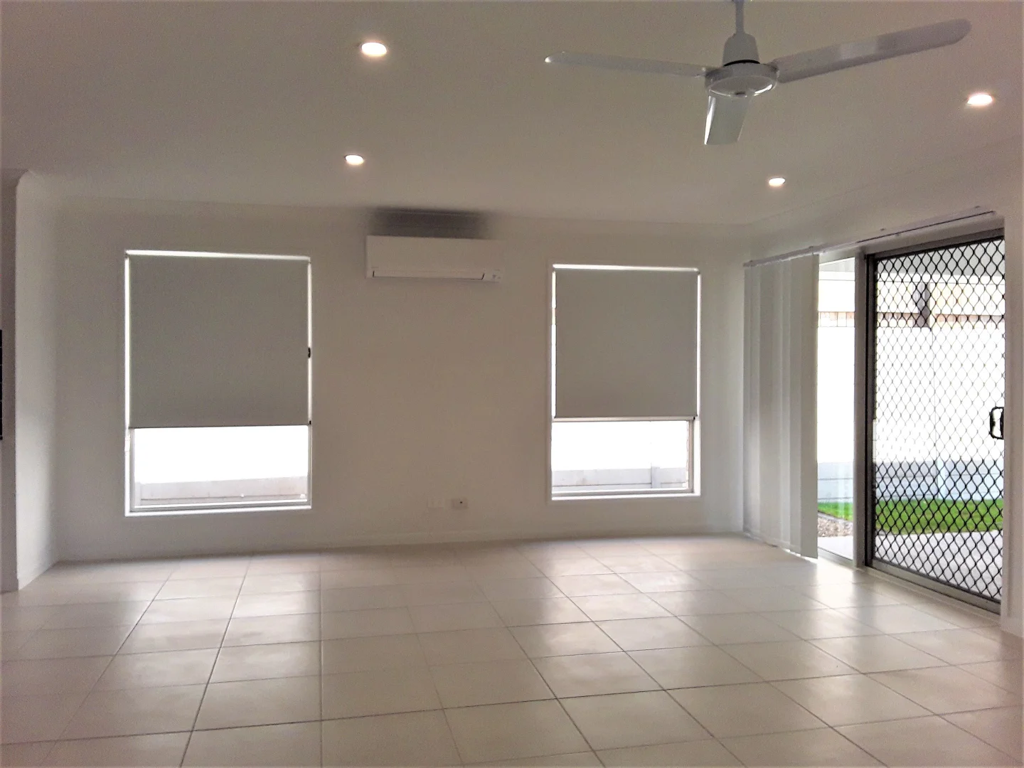 19 Islay Street, Spring Mountain QLD 4300 photo 4