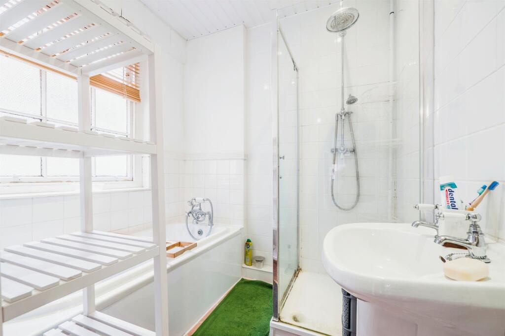 Additional image 7 of 2 Bed Flat, Branksome House, CF10, N1 7GU