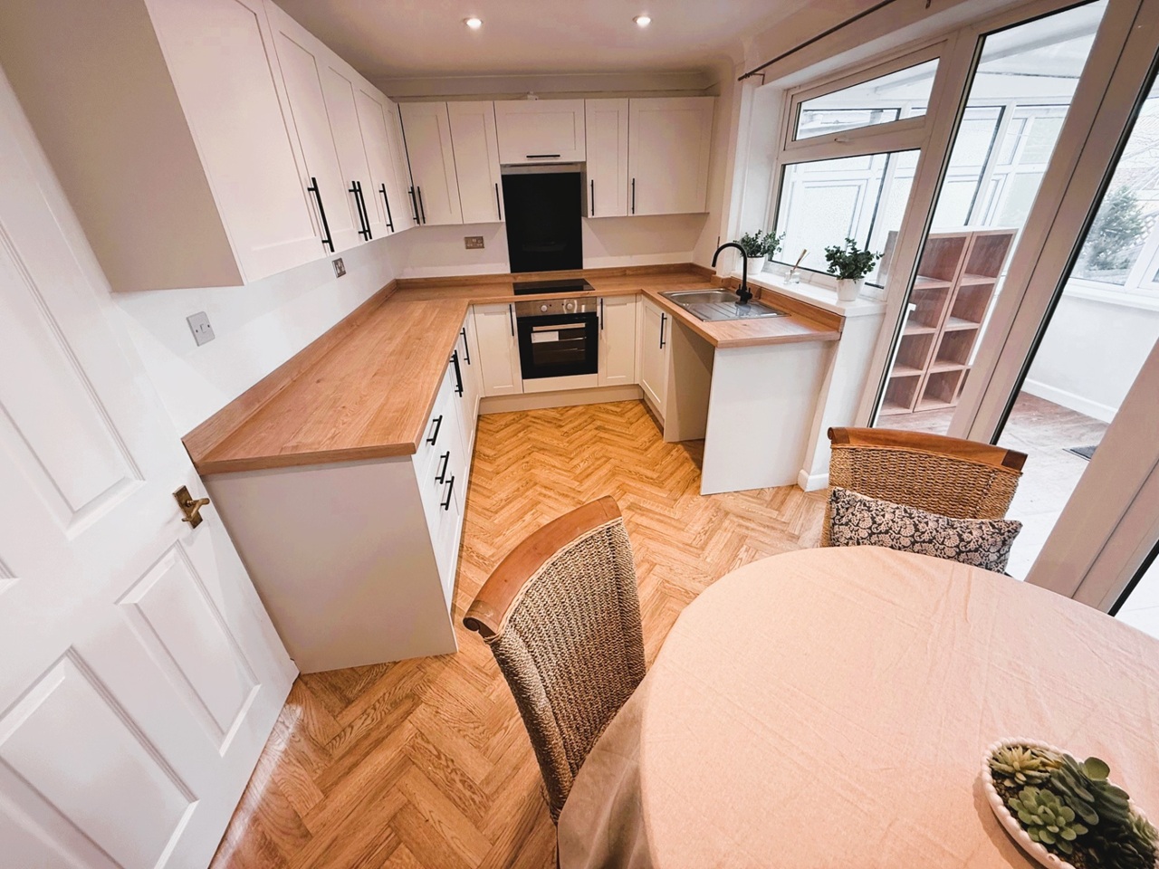 3 Bed Semi-Detached House, Glenwood Crescent, S35, N1 7GU