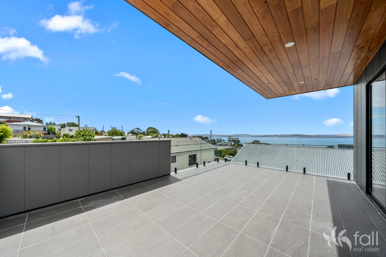 Additional image 2 of 2/135 Roslyn Avenue, Kingston Beach TAS 7050