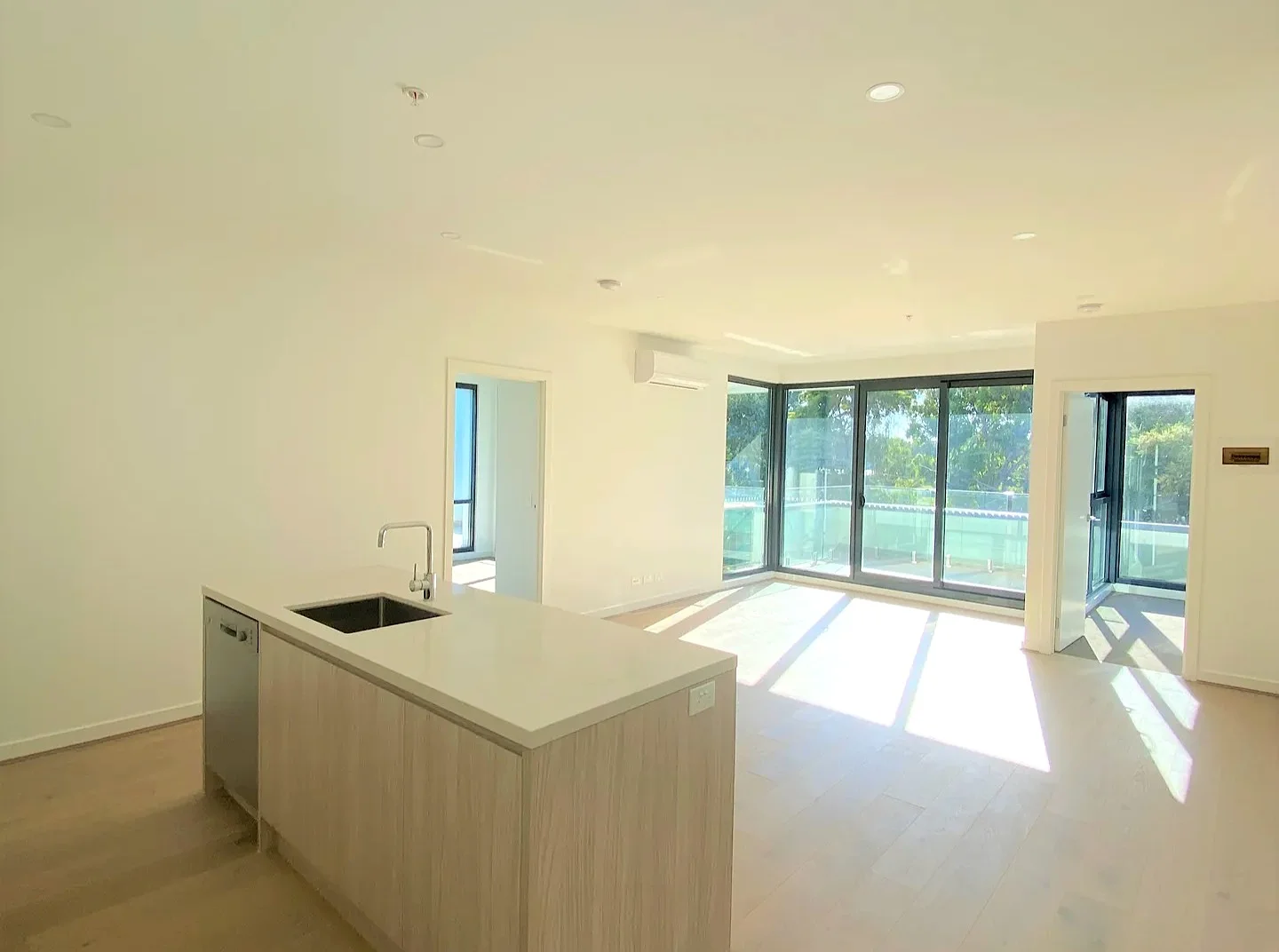 Additional image 3 of 206/139 Burwood Highway, Burwood VIC 3125