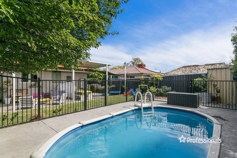 B/2 Burnham Way, Girrawheen WA 6064