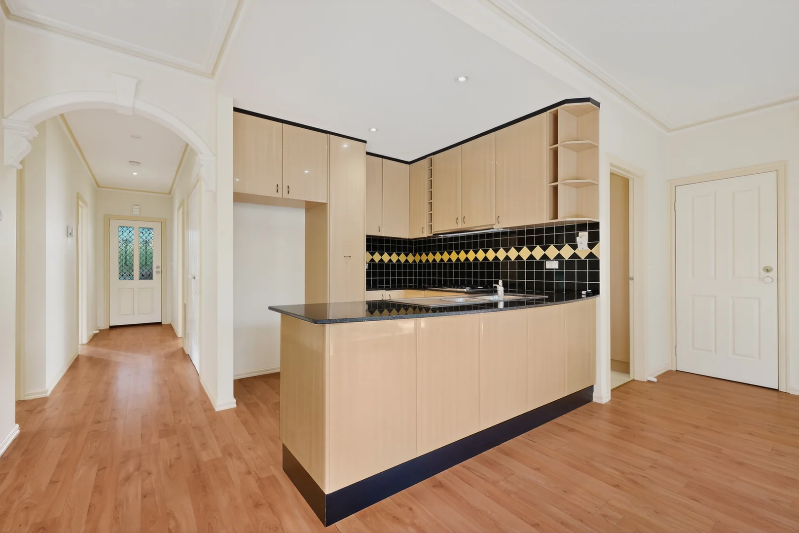 Additional image 3 of 2/128 Deakin St, Essendon VIC 3040
