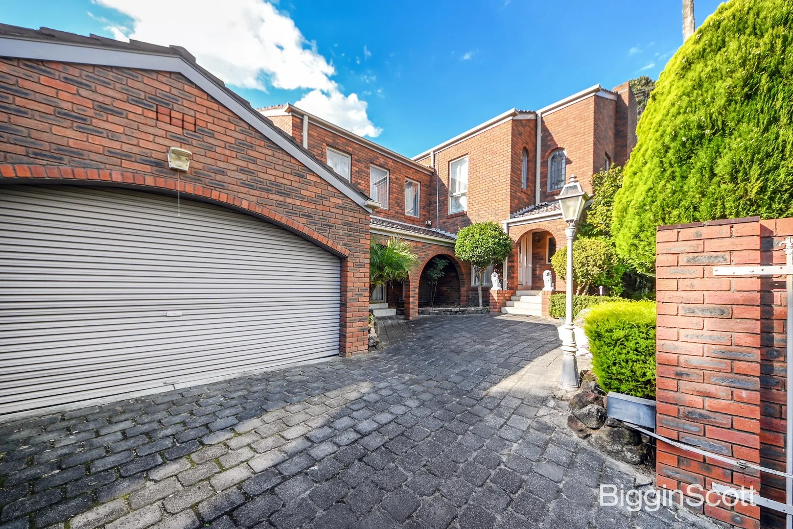 9 Aquarius Court, Wheelers Hill VIC 3150