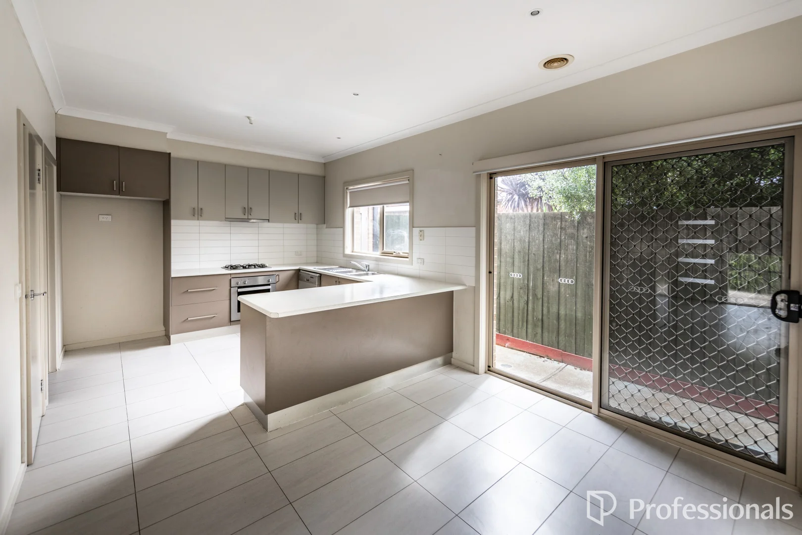 Additional image 4 of 2/31 Kayla Way, Kurunjang VIC 3337