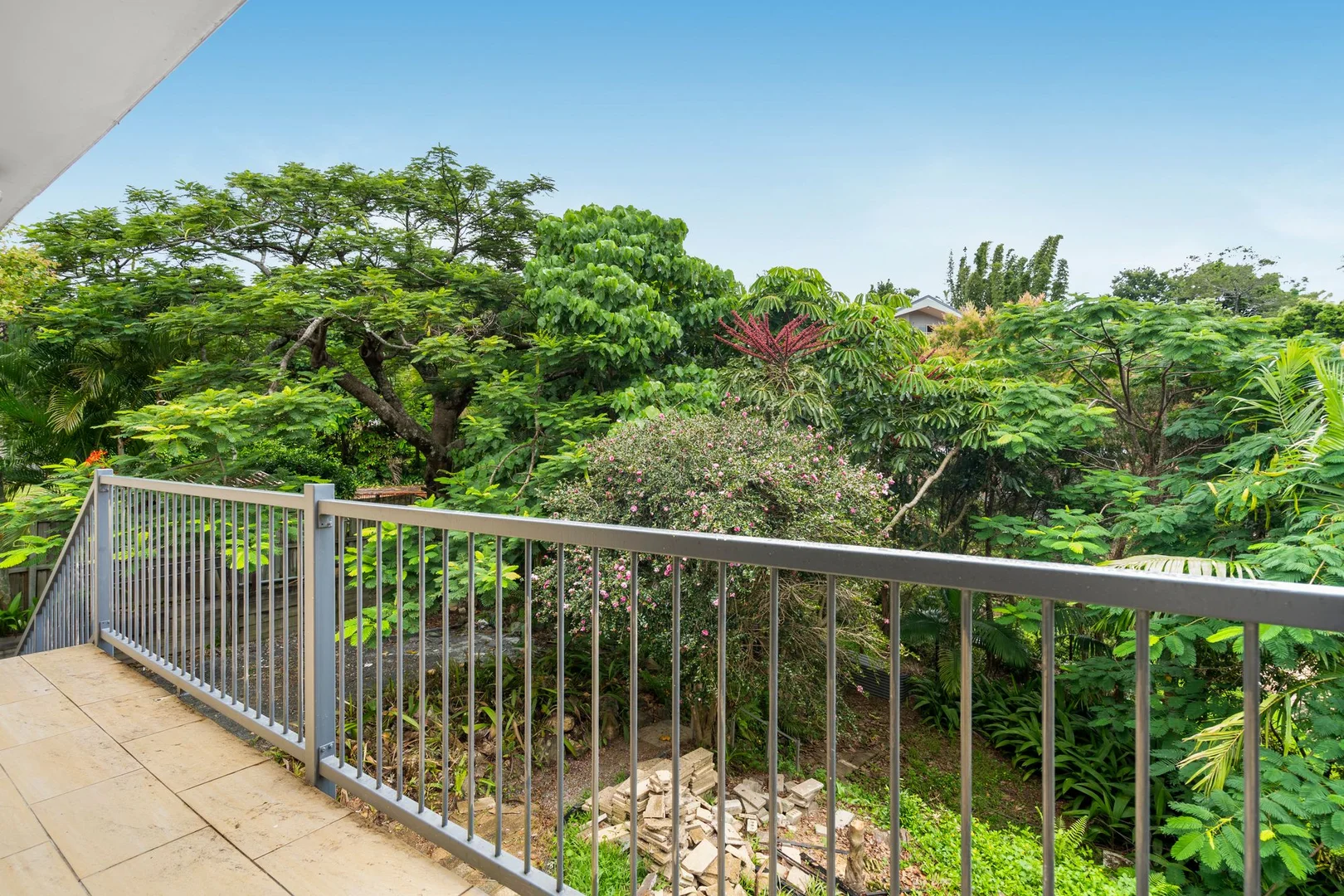 Additional image 6 of 8A Crest Dr, Elanora QLD 4221