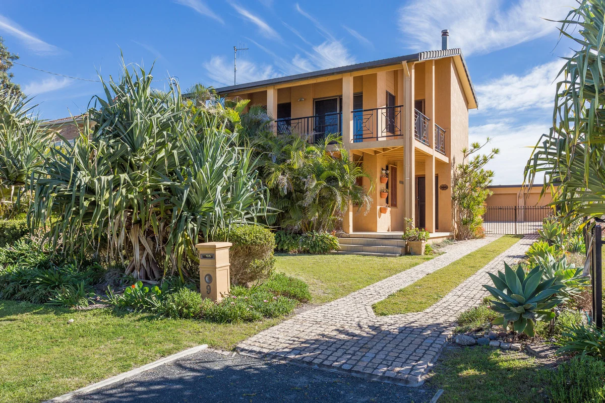 9 Lewis Street, Old Bar NSW 2430