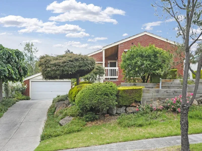 62 Newlands Cr, Doncaster East VIC 3109