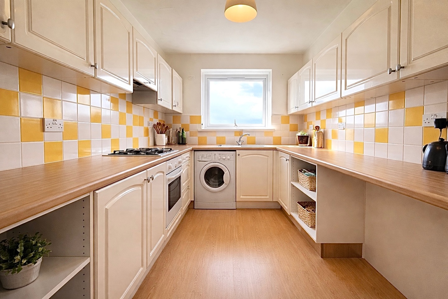 2 Bed Flat, Rumney, CF3, N1 7GU photo 2