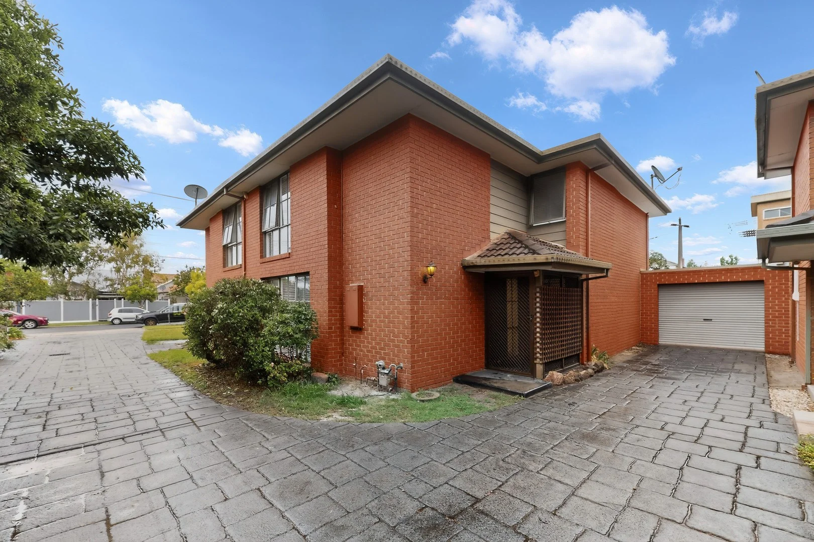 2/3 Exhibition Street, McKinnon VIC 3204
