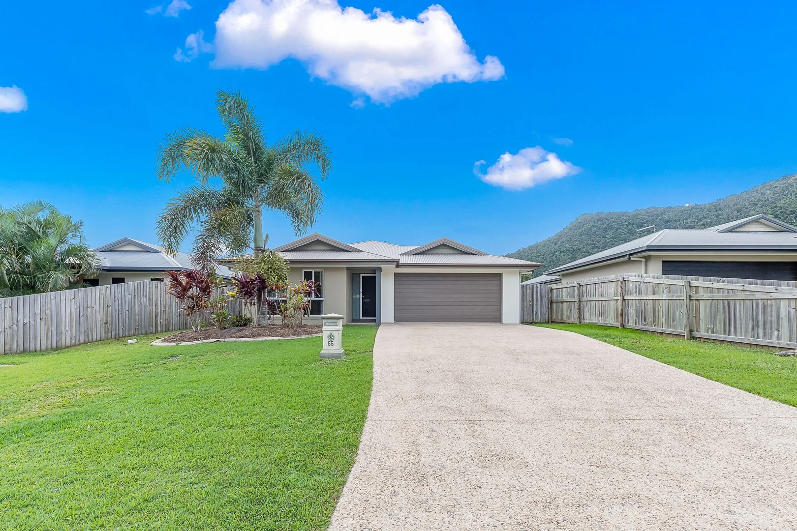 55 Parker Road, Cannonvale QLD 4802