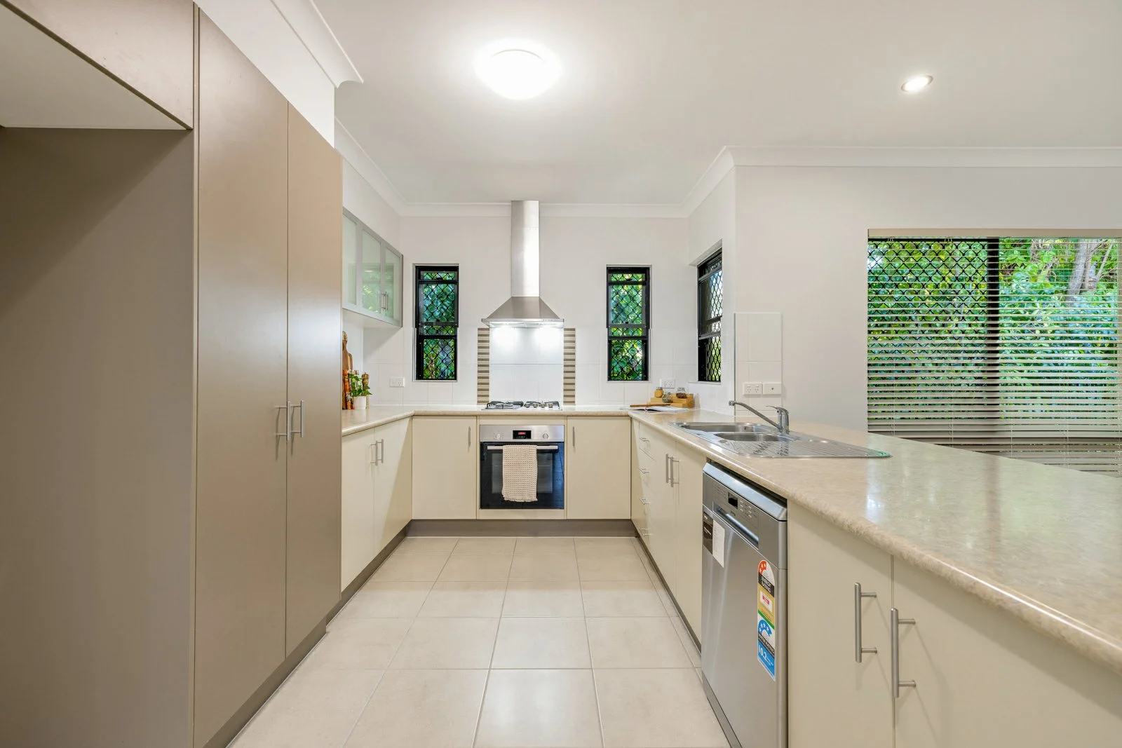 Additional image 2 of 218 Greenslopes Street, Whitfield QLD 4870