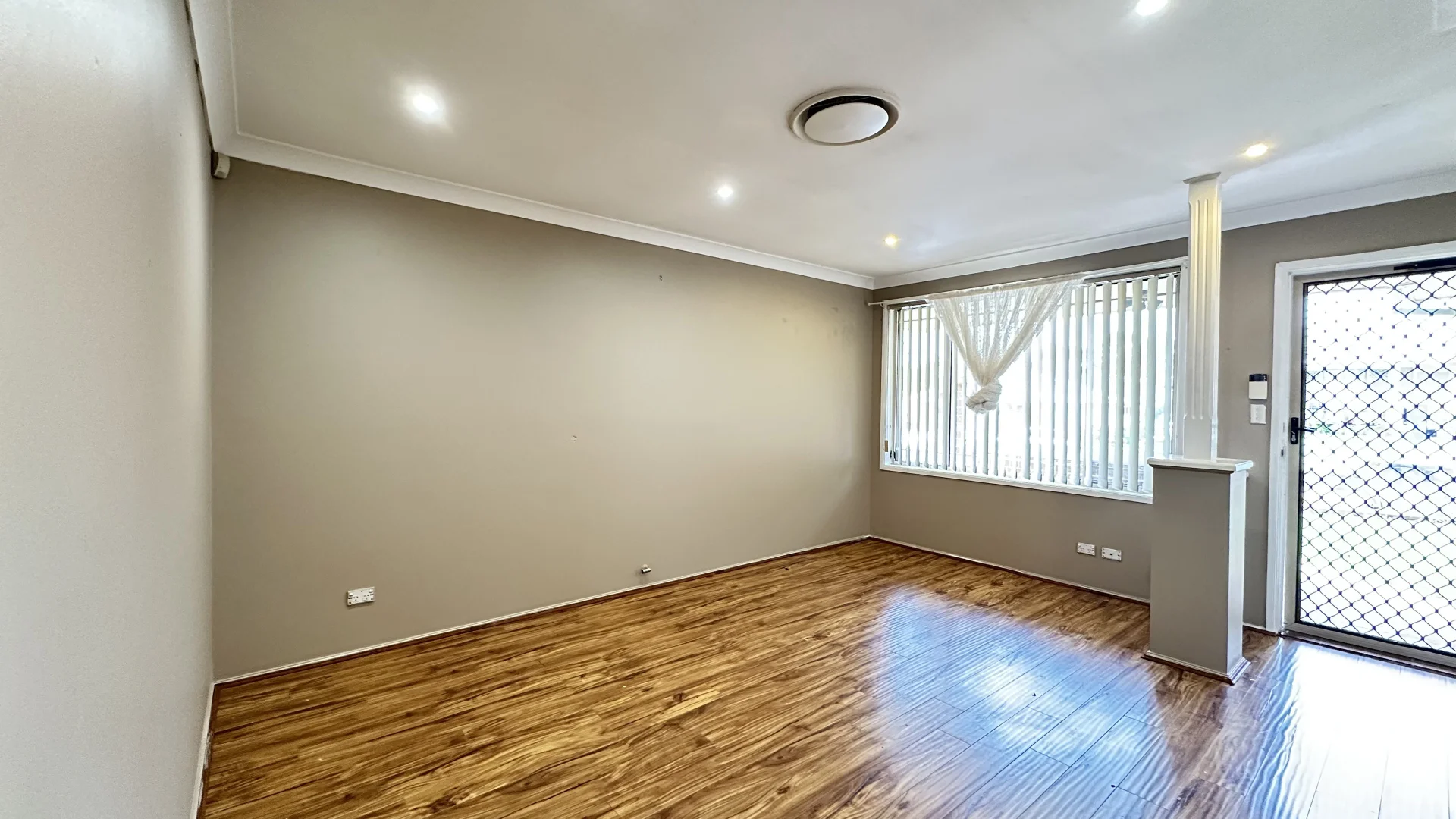 10 Smart Close, Minto NSW 2566 photo 2