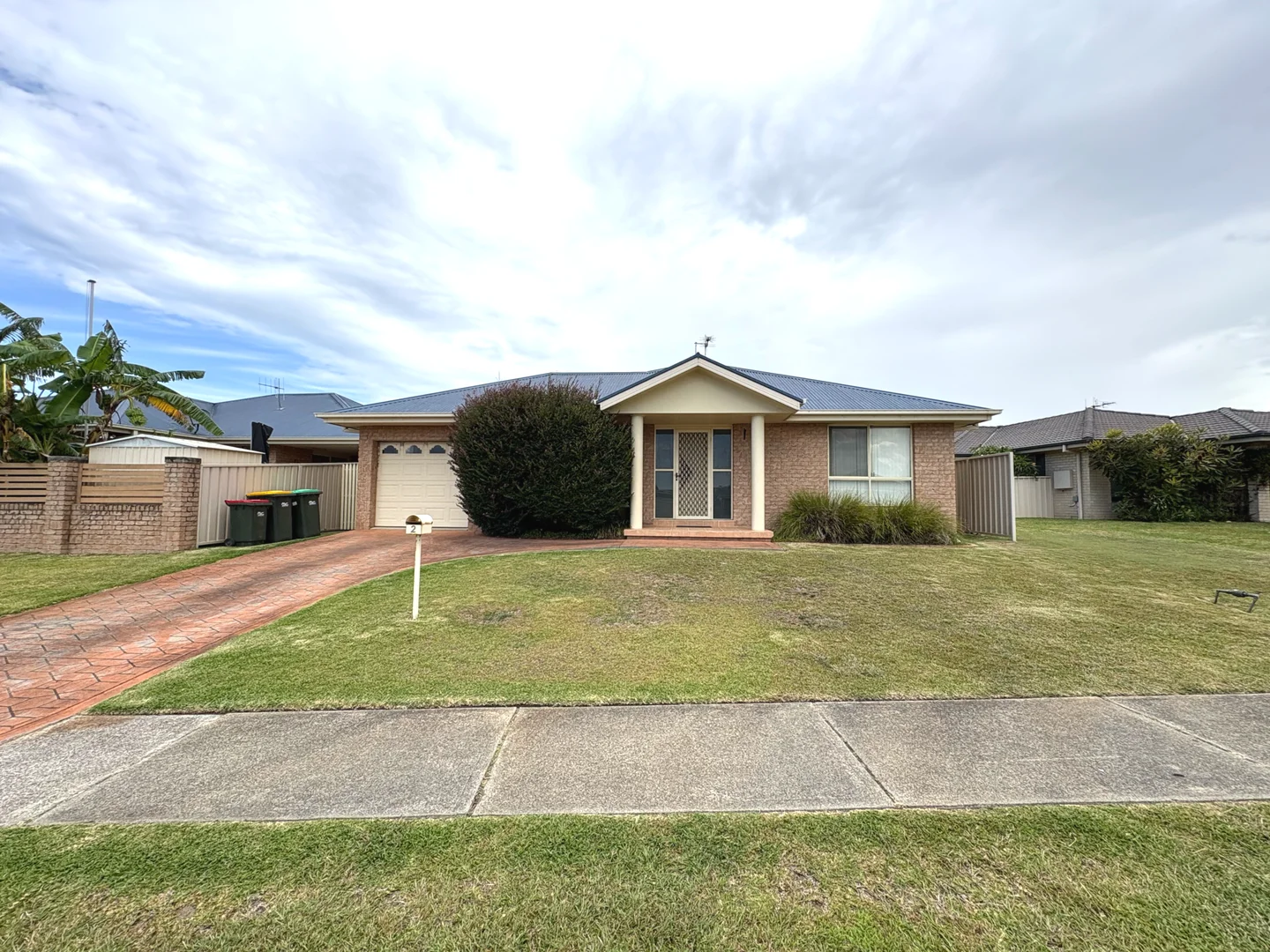 2 Albatross Way, Old Bar NSW 2430