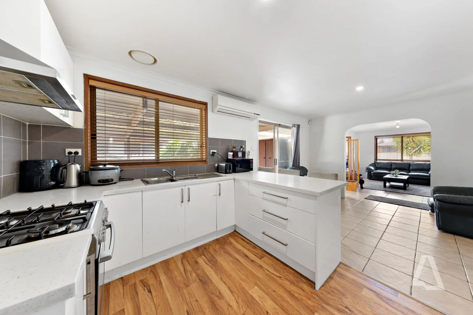 Additional image 2 of 89 Songlark Crescent, Werribee VIC 3030