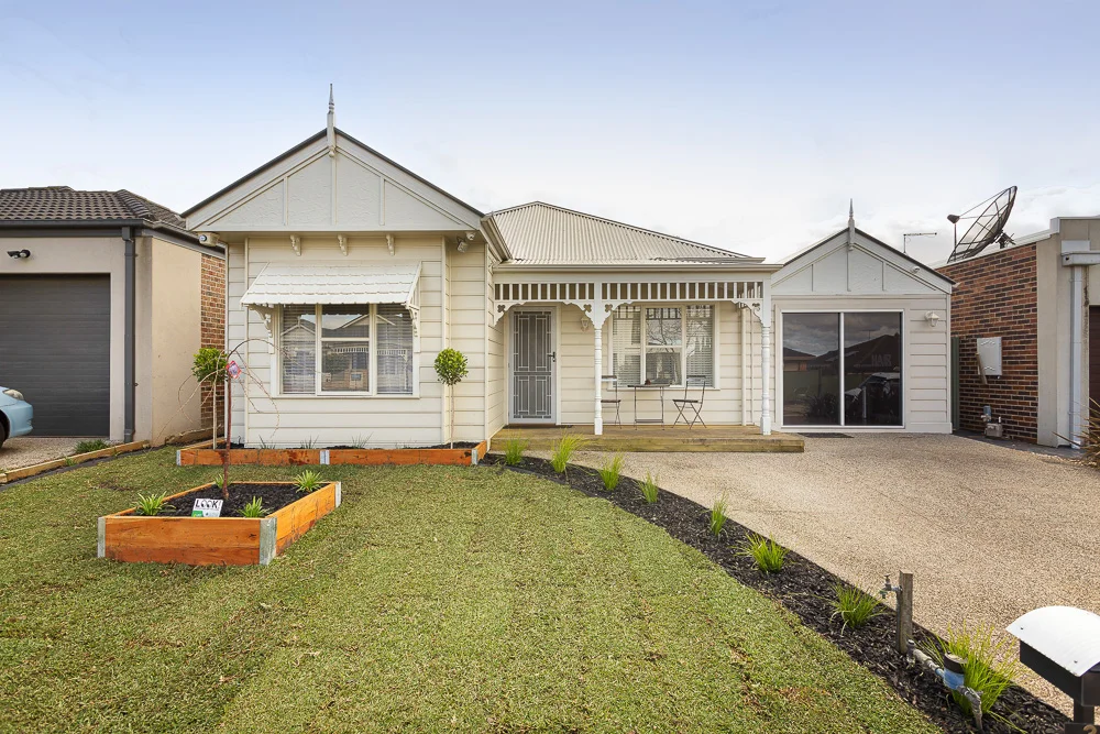 3 Liriope Green, Caroline Springs VIC 3023