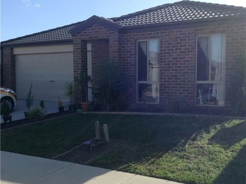 2 Pipit Close, Pakenham VIC 3810