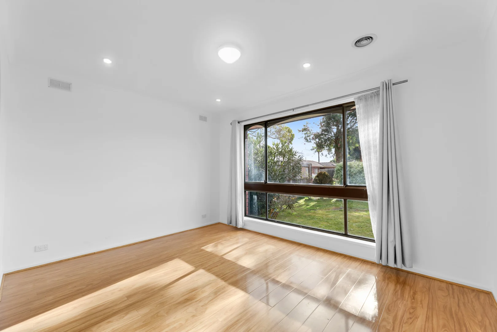 Additional image 6 of 8 Fenfield Street, Cranbourne VIC 3977
