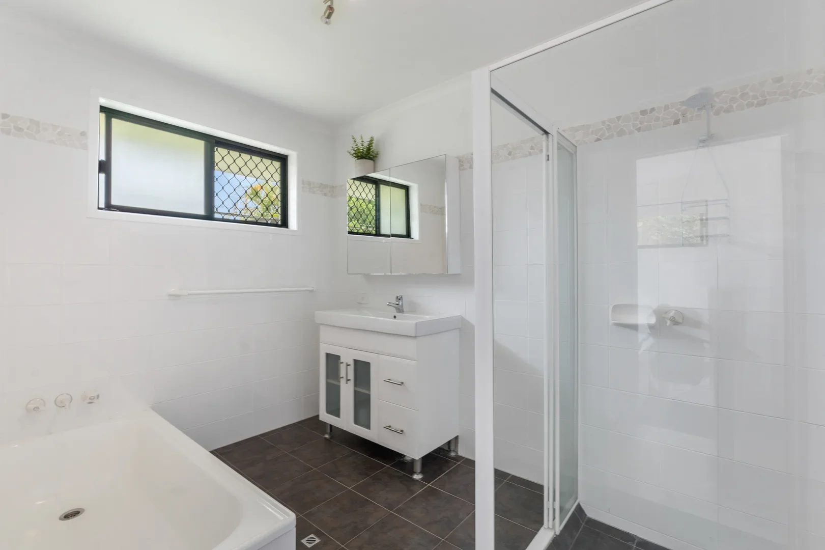 Additional image 15 of 7 Crinum Crescent, Southport QLD 4215