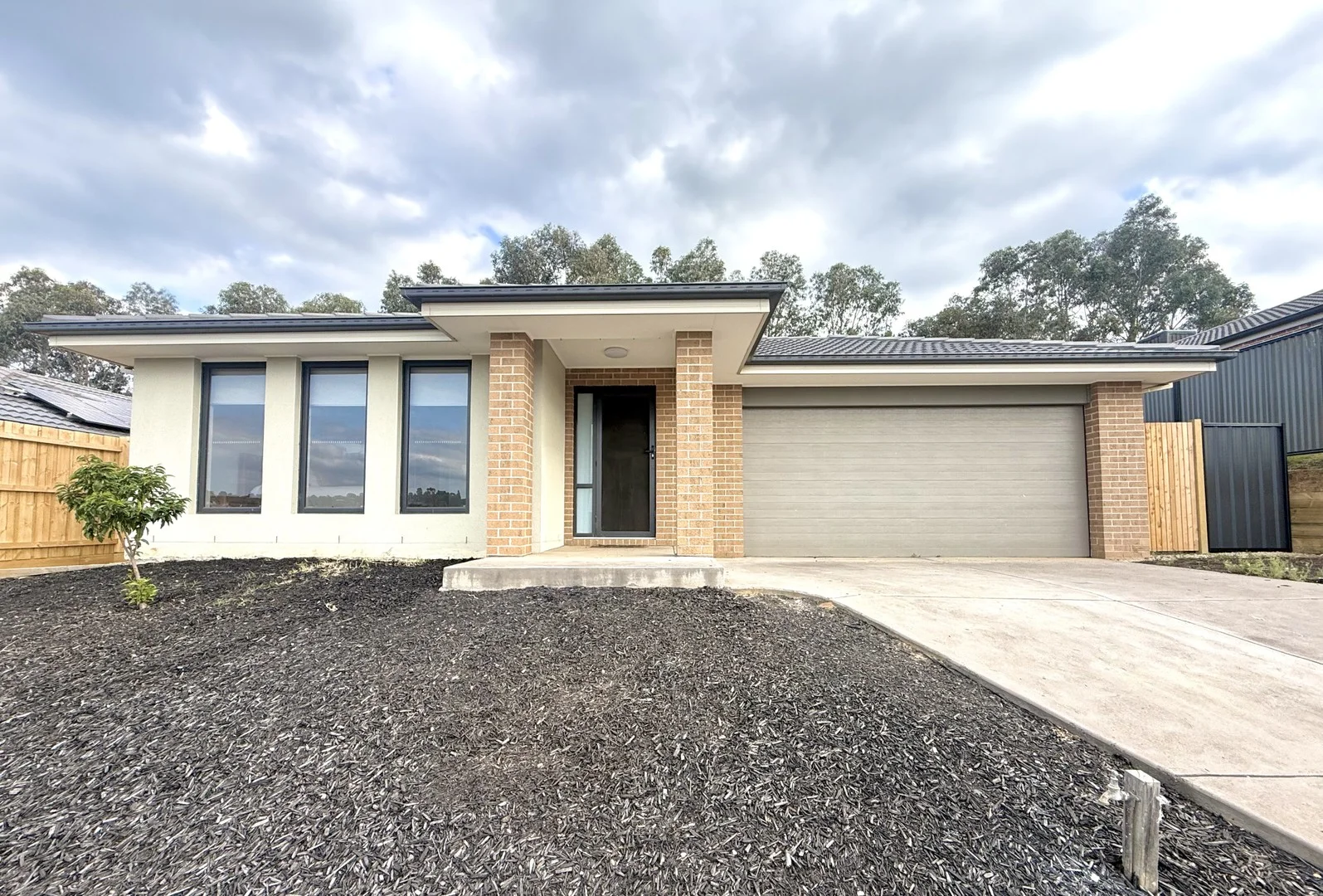 14 Chaucer Way, Drouin VIC 3818