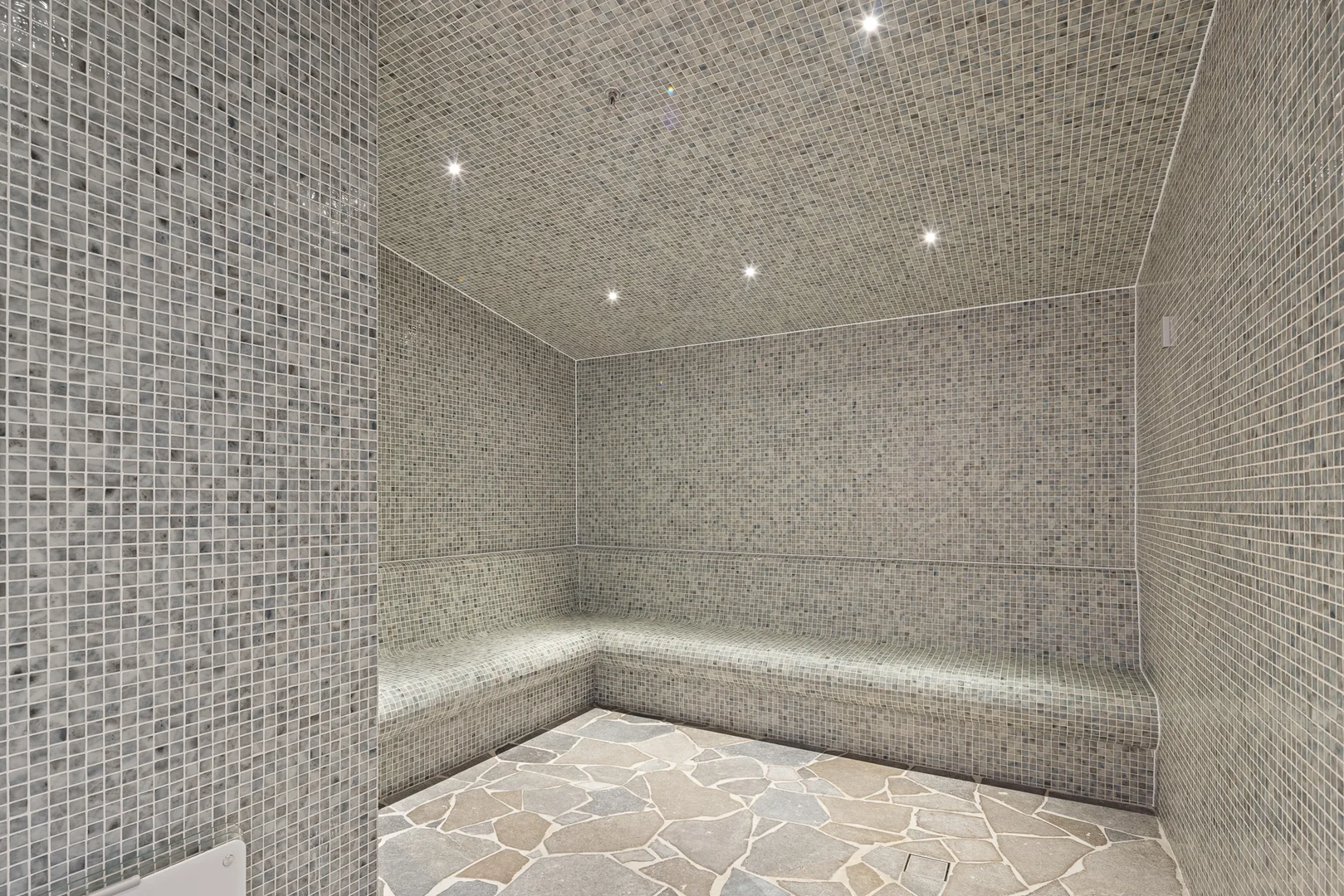 Additional image 19 of 602/4 Rosewood Avenue, Broadbeach QLD 4218