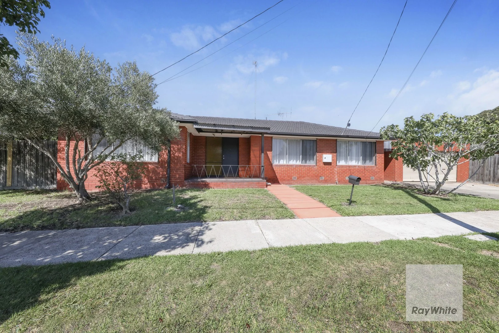 2 Power Close, Gladstone Park VIC 3043