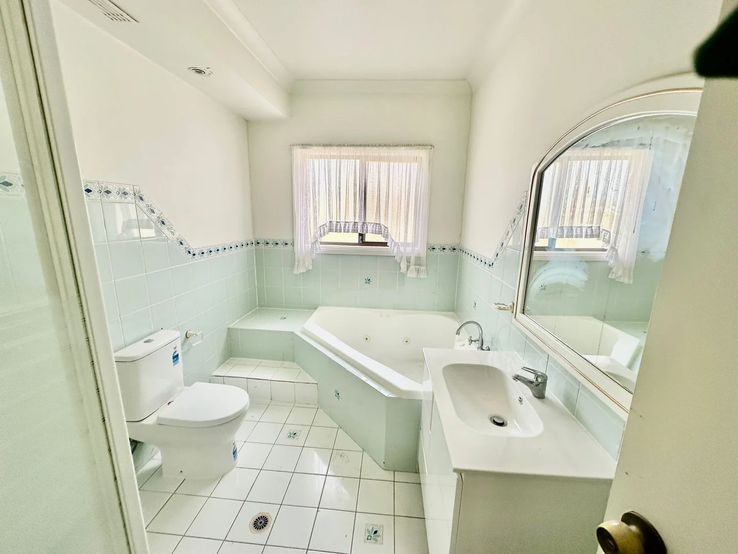 77 Caloola Avenue, Constitution Hill NSW 2145 photo 4