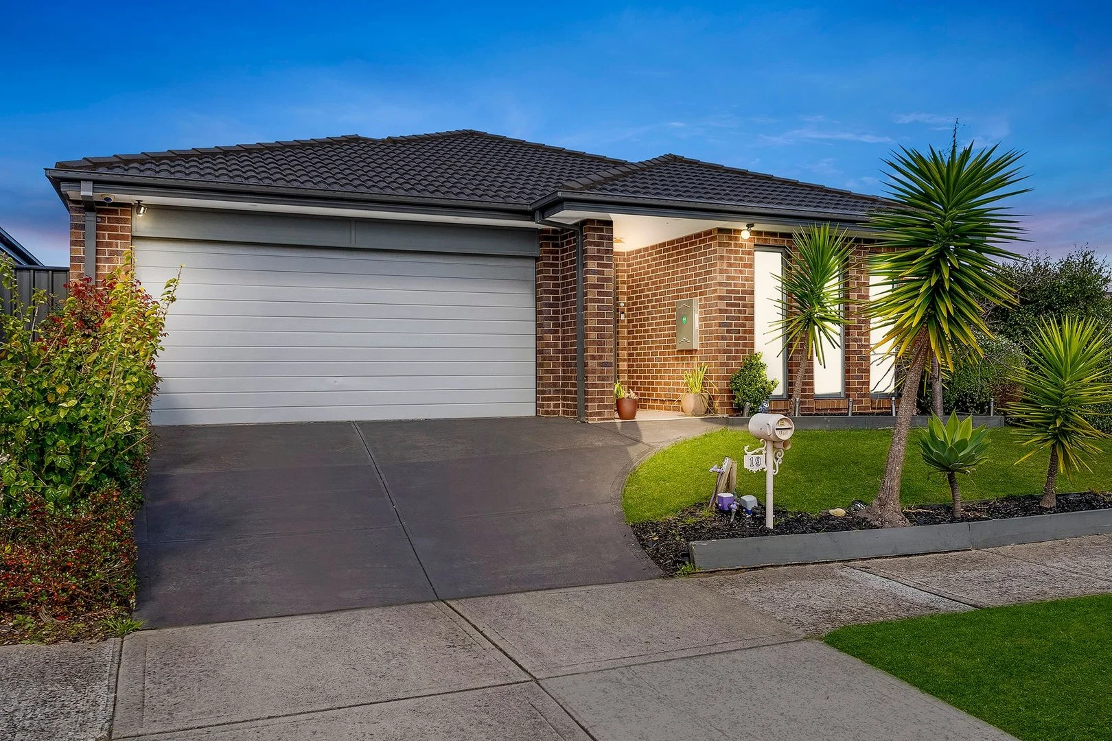 19 Jutland Close, Clyde North VIC 3978