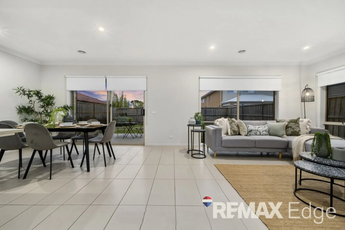 17 Semblance Drive, Tarneit VIC 3029 photo 3